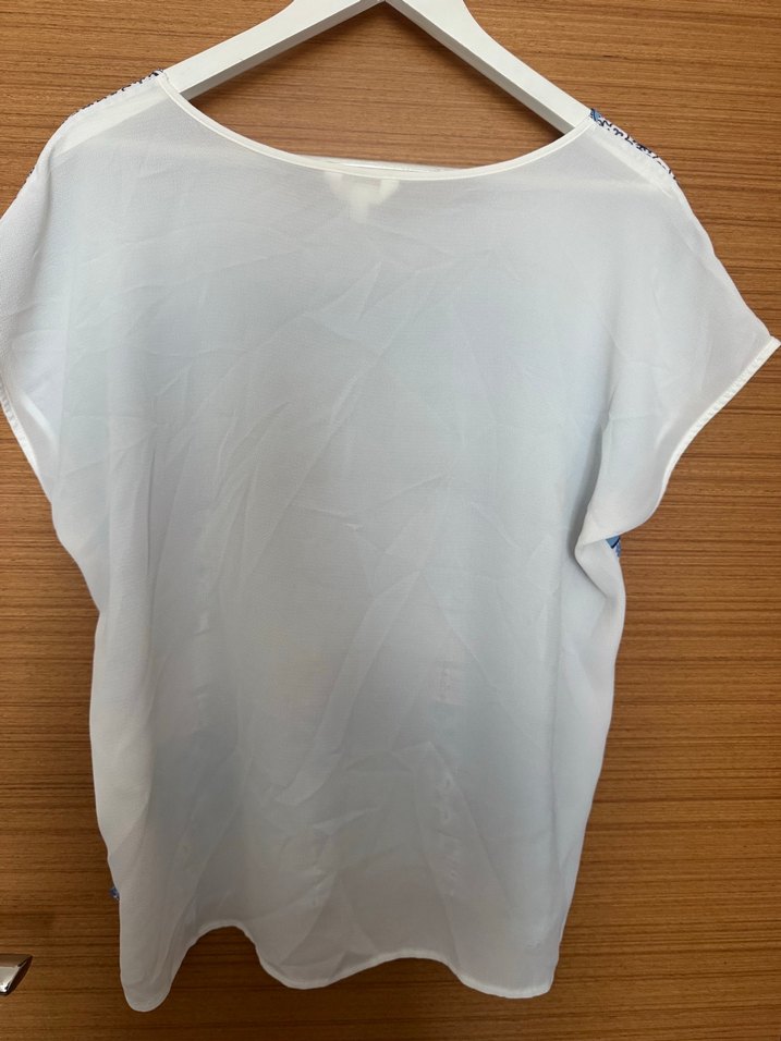 Mavi Kısa Kollu Bağlama Desenli Bluz - Görsel 2