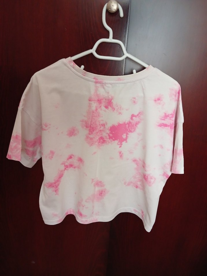 Pembe Batik Desenli Kadın Crop Tişört - Görsel 2