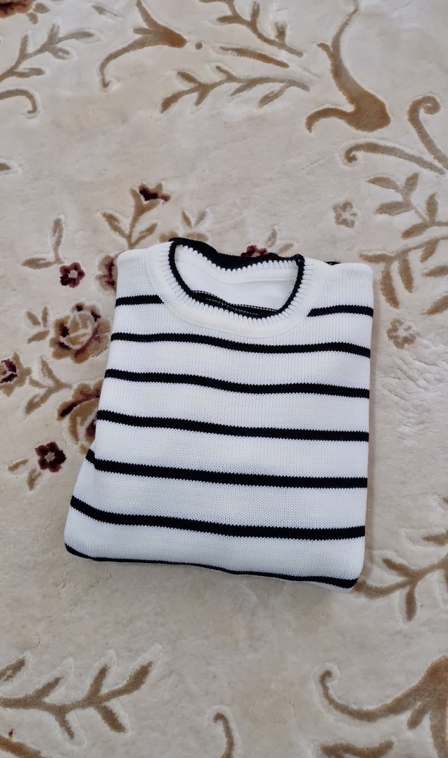 Uzun Kollu Beyaz Siyah Çizgili Triko Kazak - Görsel 3