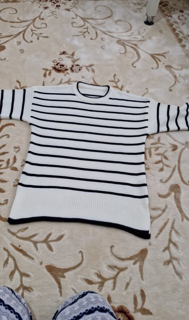 Uzun Kollu Beyaz Siyah Çizgili Triko Kazak - Görsel 4