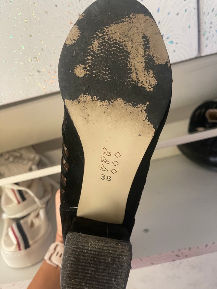 Tokalı Siyah Desenli Blok Topuklu Kadın Ayakkabı - Görsel 4