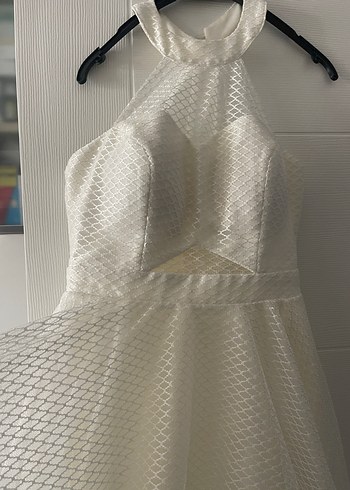 Modern Klasik Beyaz Mini arkası kuyruklu abiye
