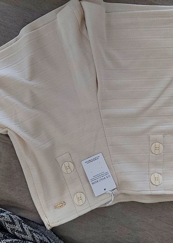 Düğmeli Beyaz Şort - Görsel 2