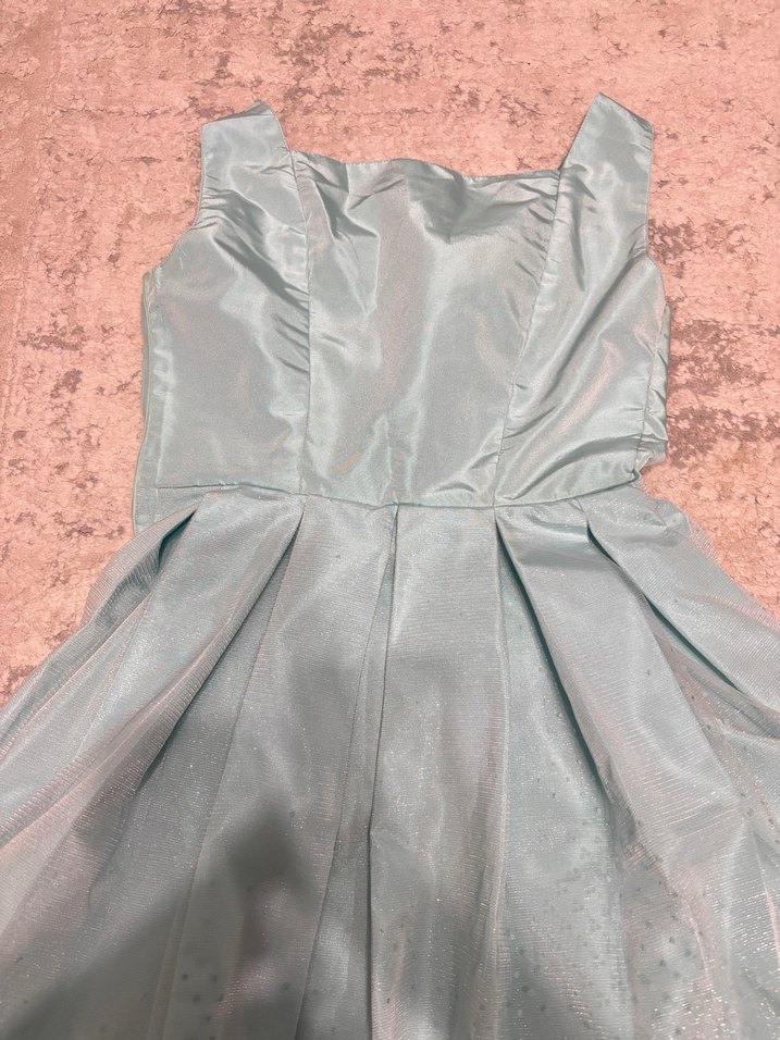 V yaka, pileli midi elbise - Görsel 2