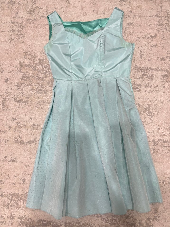 V yaka, pileli midi elbise - Görsel 3