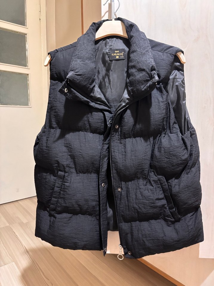 Kadın Siyah Kemerli Kolsuz Şişme Yelek - Görsel 3