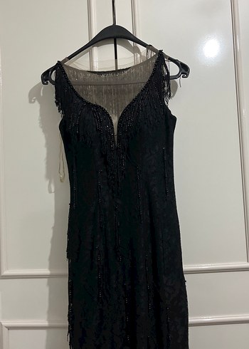 Siyah V Yakalı Uzun Gotik Abiye Elbise