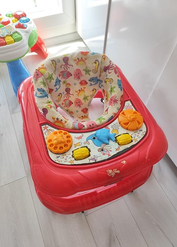 Diğer Kırmızı Renkli Bebek Yürüteci