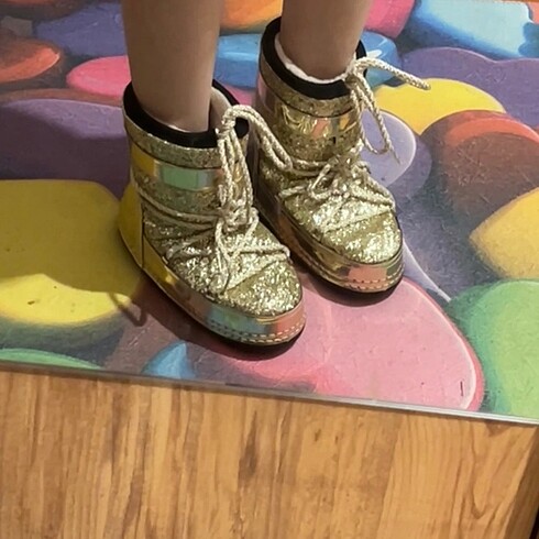 37 Beden gold glitter moon boot bağcıklı