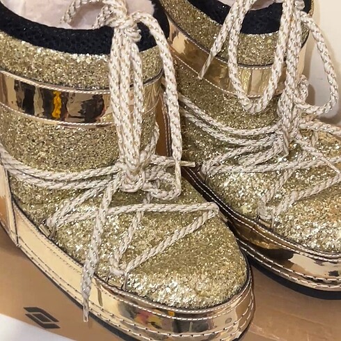 Diğer gold glitter moon boot bağcıklı