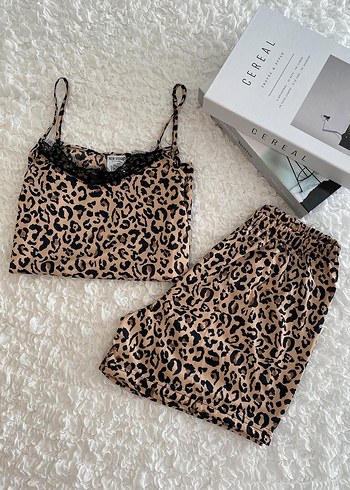 Leopar Desenli Kısa Kadın Pijama Takımı
