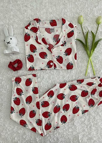 Diğer Diger Çilek Desenli Kadın Kısa Kollu Pijama Takımı