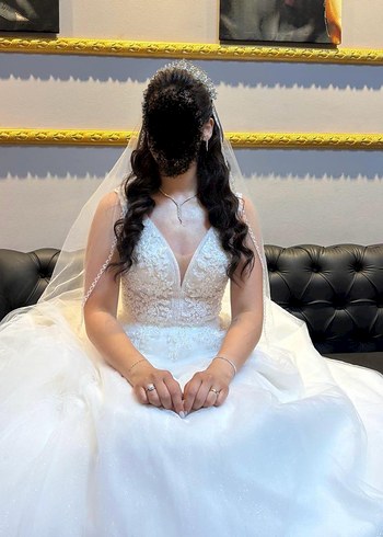 V Yaka Strappy A Kesim Beyaz Gelinlik