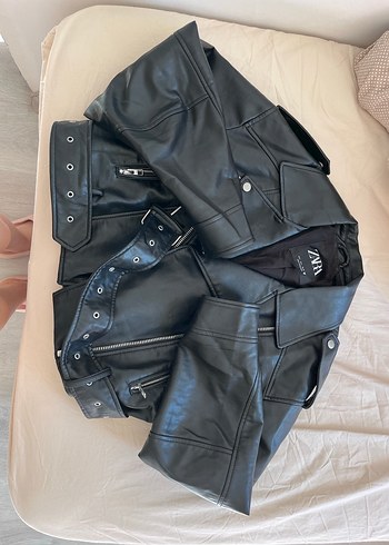 Zara Siyah Deri Kadın Ceket, Kemer Detaylı( pazarlık yapılır )