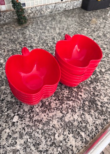 Elma Şeklinde Kırmızı Plastik Kaseler 11 adet