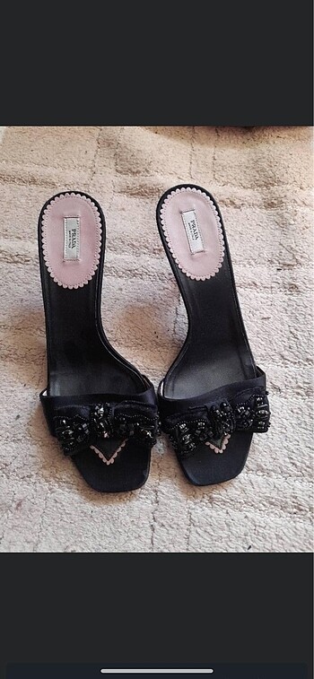 Prada terlik