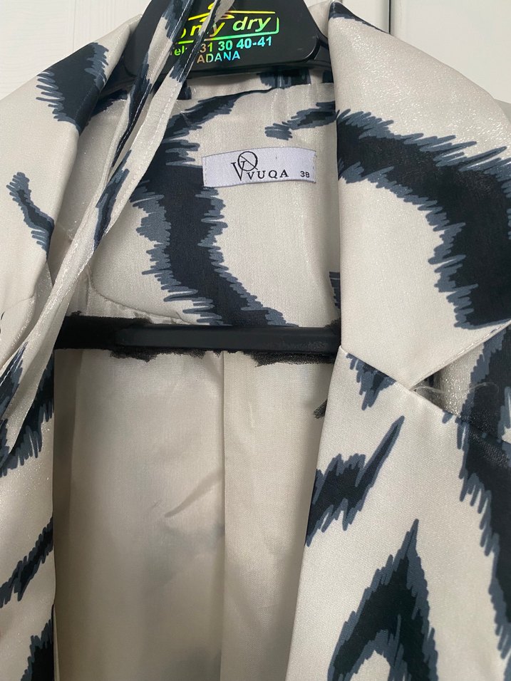 Zebra Desenli Bej Kadın Blazer - Görsel 4