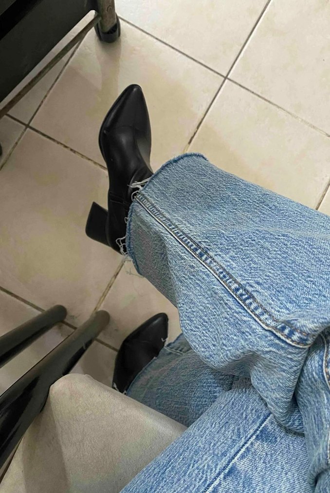 Siyah Deri  Kadın Bot - Görsel 2