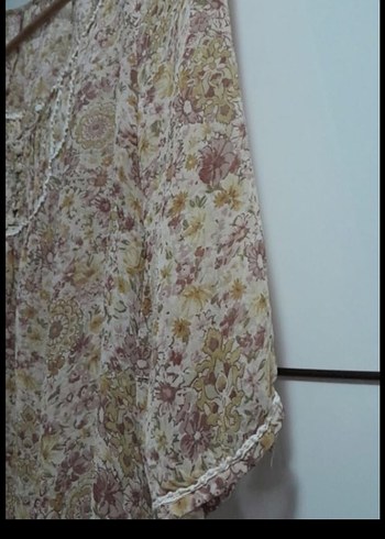 46 Beden MASSIMO DUTTI. Dantel Detaylı Bej Bohem Bluz