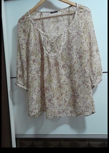 MASSIMO DUTTI. Dantel Detaylı Bej Bohem Bluz