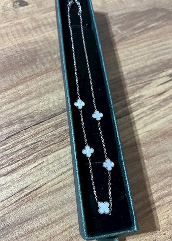 Van Cleef & Arpels Van Cleef Kolye
