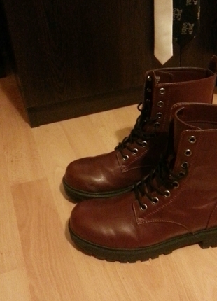 H&M bordo bot