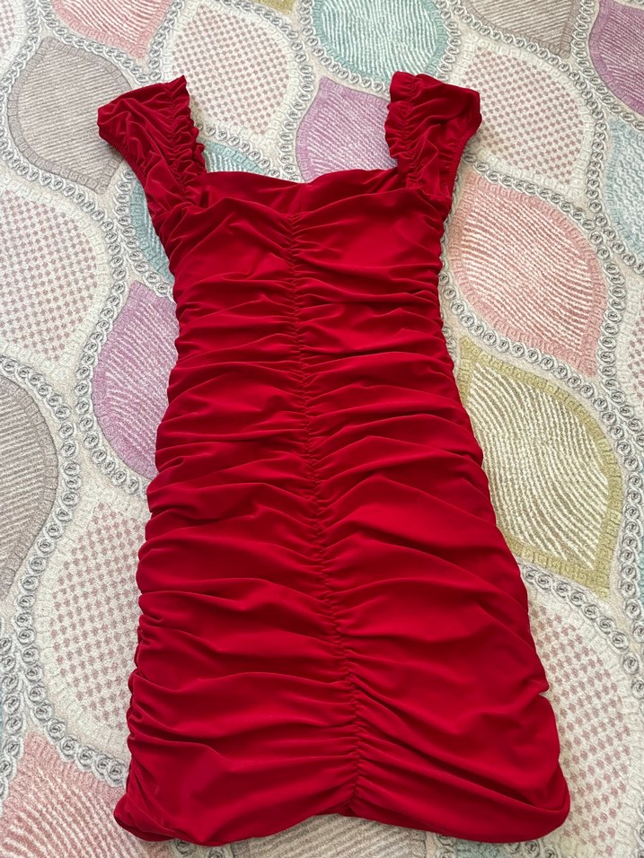 Kırmızı Pilili V Yaka Midi Elbise - Görsel 2