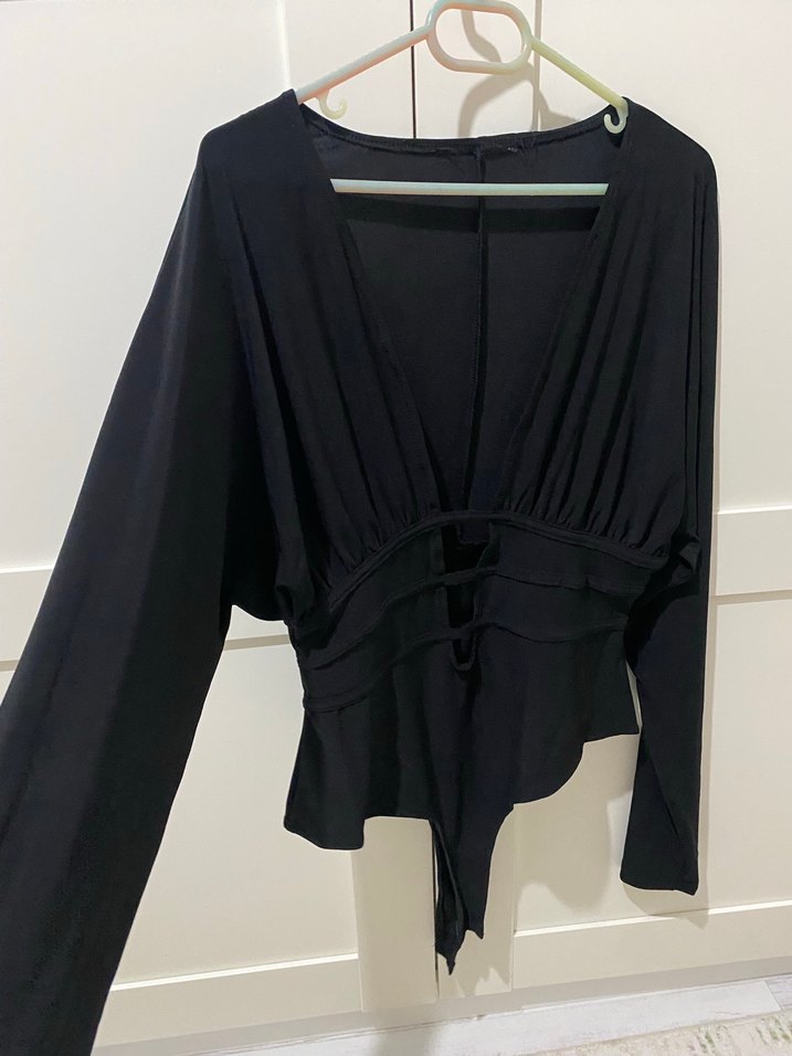 Dekolteli bluz - Görsel 2