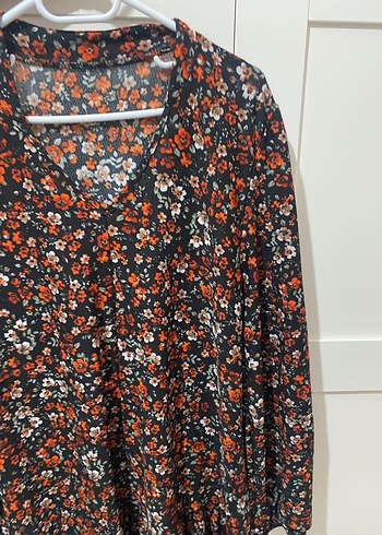 Çiçek Elbise - Görsel 3