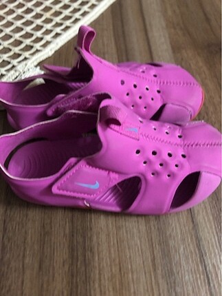 Nike Kids İyi durumda orijinal çocuk sandalet