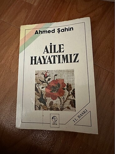  Kitapların tanesi 25 tl