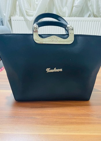 Klasik Siyah Deri Tokalı Kadın Çanta - Görsel 3