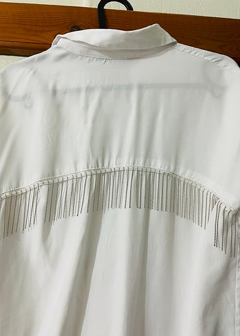 Düğmeli Beyaz Keten Uzun Kollu Gömlek - Görsel 5
