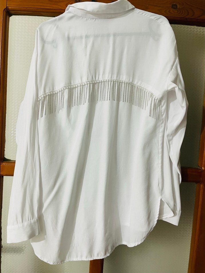 Düğmeli Beyaz Keten Uzun Kollu Gömlek - Görsel 4