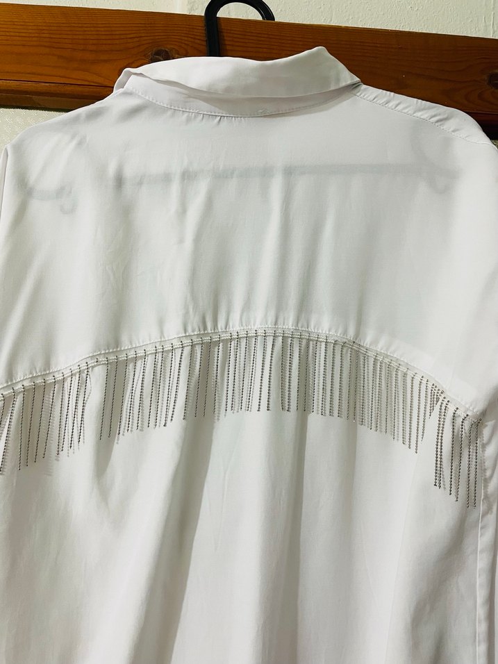 Düğmeli Beyaz Keten Uzun Kollu Gömlek - Görsel 5