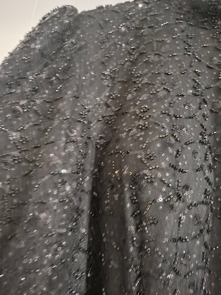 Uzun Siyah Gotik Nakışlı Abiye Elbise - Görsel 3