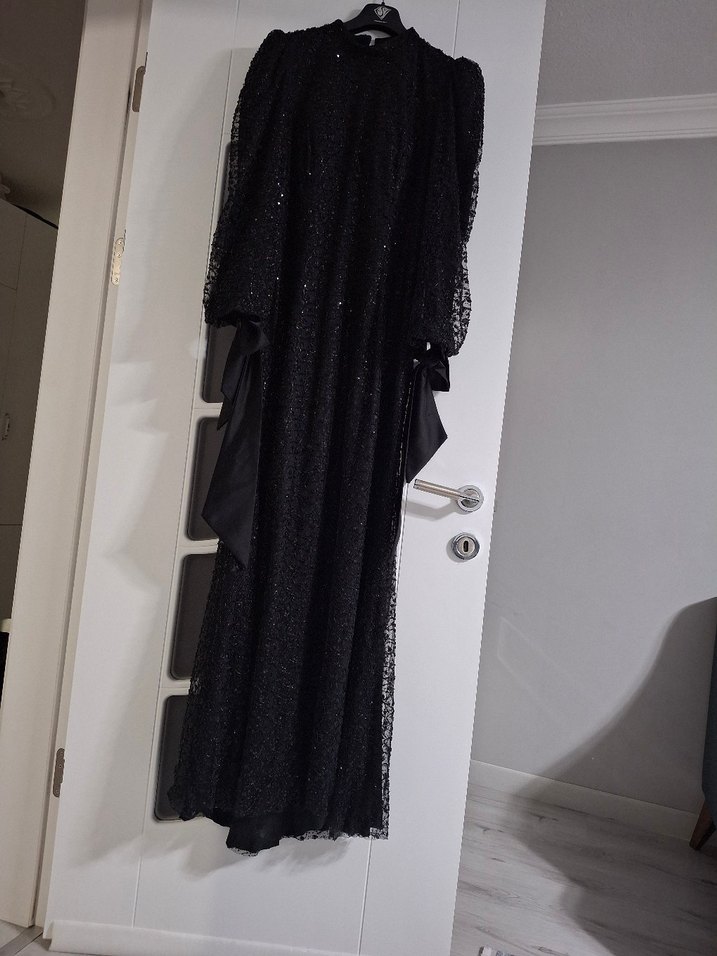 Uzun Siyah Gotik Nakışlı Abiye Elbise - Görsel 2