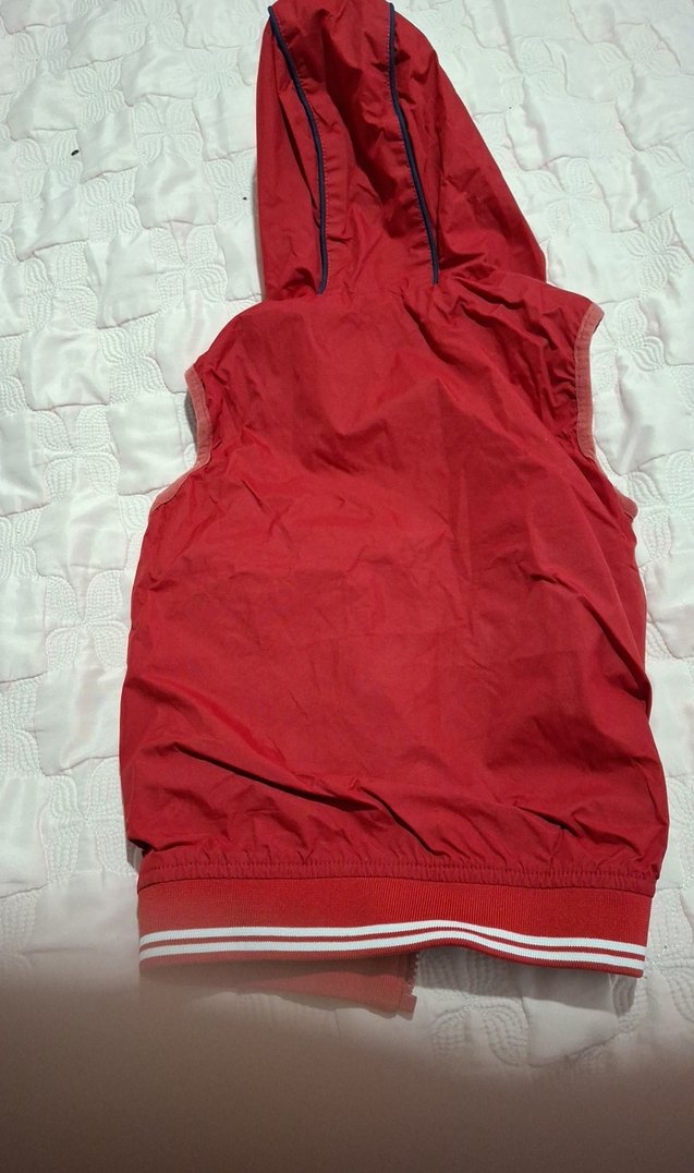 Kapüşonlu Kızıl Erkek Çocuk Yeleği - Görsel 2