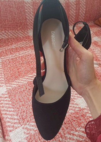 38 Beden Siyah Süet Stiletto Kemerli Kadın Topuklu