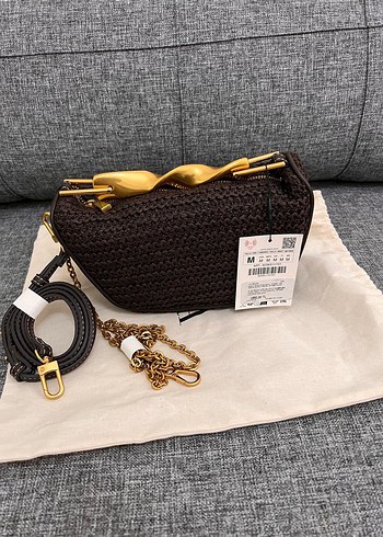 Zara Zincir Detaylı Kahverengi Örgü Kadın Çanta
