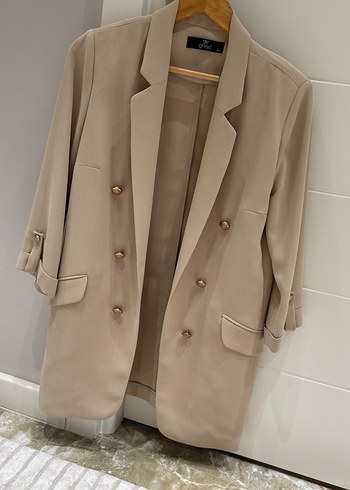 Bej Kadın Düğmeli Midi Blazer Ceket
