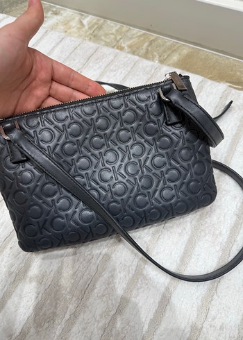 Calvin Klein Calvin Klein Siyah Deri Kadın Çapraz Çanta