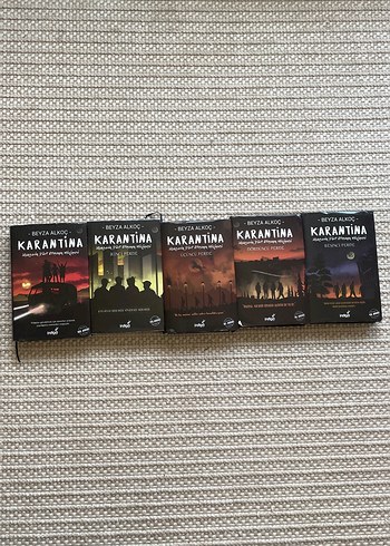 Beden Renk Beyza Alkoç - Karantina Roman Seti
