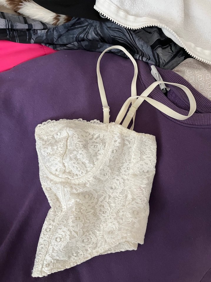 Beyaz Dantel Detaylı Mini Büstiyer - Görsel 2