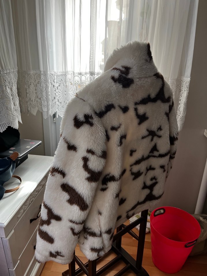 Kahverengi Zebra Desenli Kadın Peluş Ceket - Görsel 3