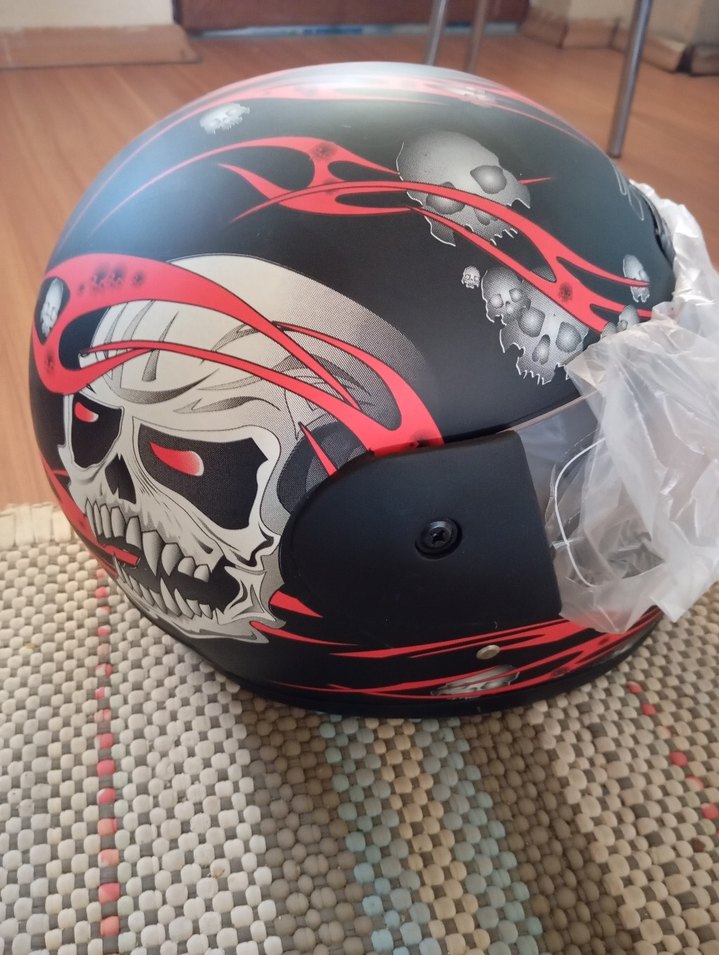 Beyaz Gri Minimalist Motosiklet Kaskı Velcro - Görsel 3