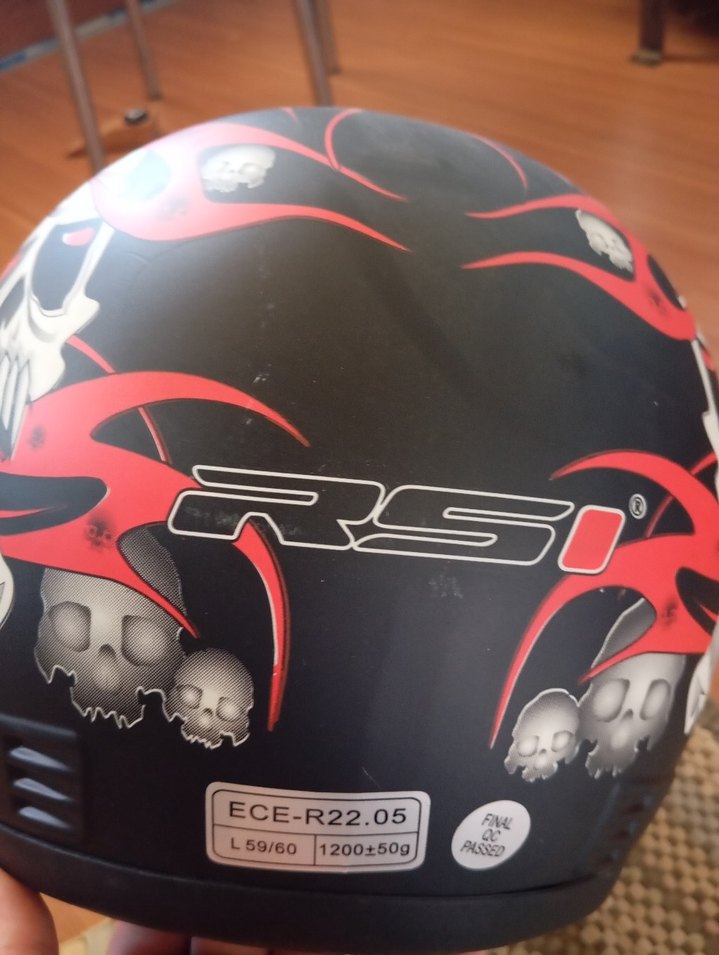 Beyaz Gri Minimalist Motosiklet Kaskı Velcro - Görsel 2