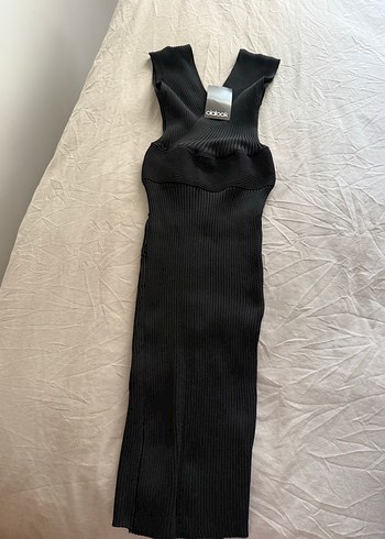 V Yaka Siyah Pilili Uzun Elbise - Görsel 2