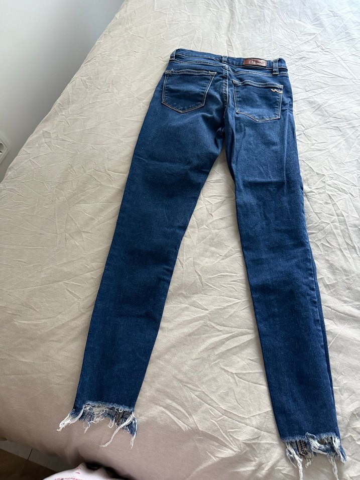 Kadın Parlak Mavi Dar Kesim Denim Pantolon - Görsel 2