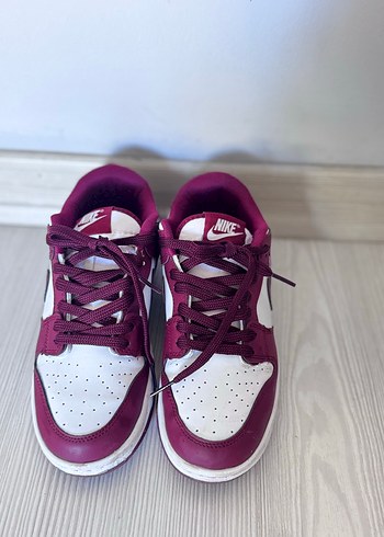 Bordo Nike Kadın Spor Ayakkabısı